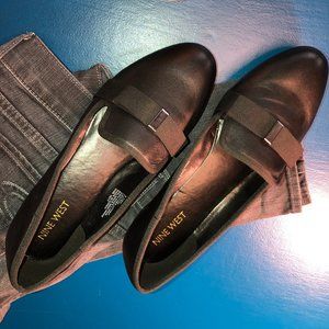Black leather nine west flat